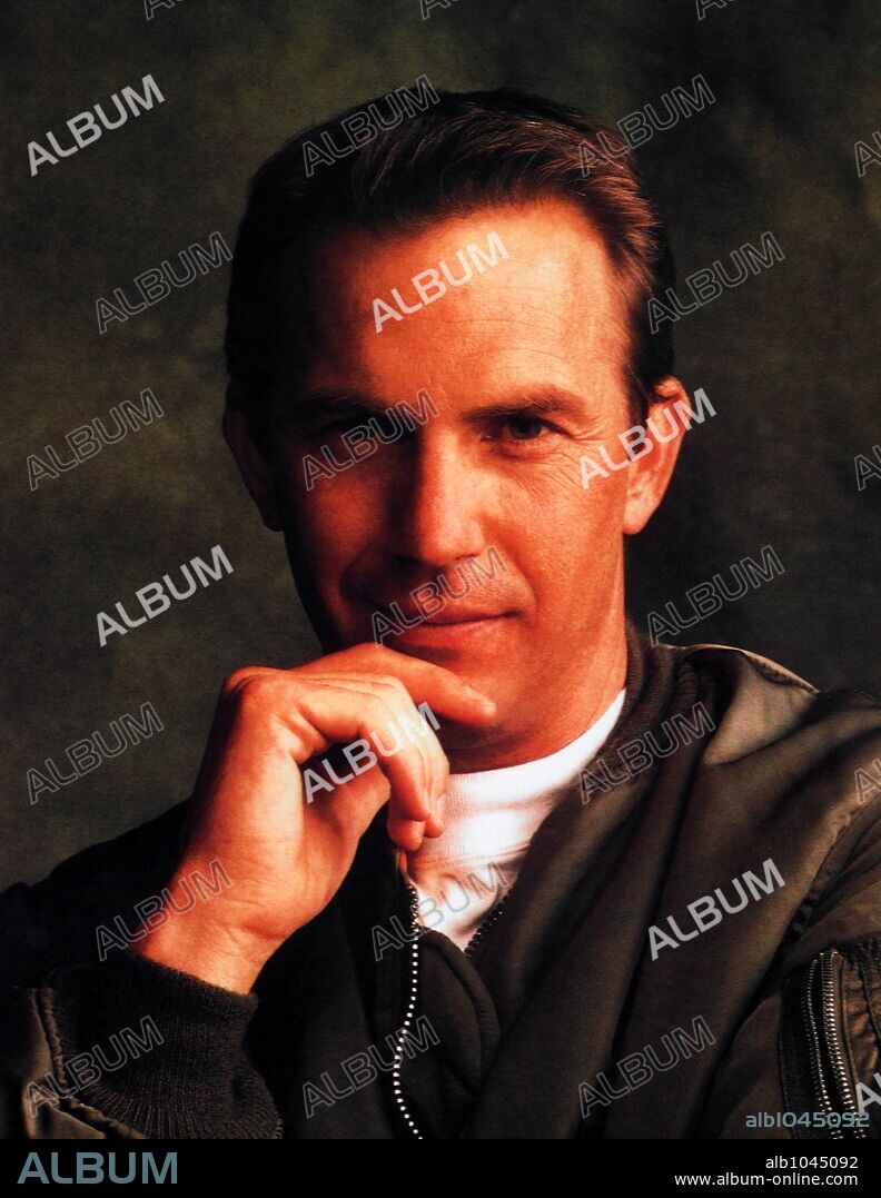 KEVIN COSTNER en LOS BÚFALOS DE DURHAM, 1988 (BULL DURHAM), dirigida por RON SHELTON. Copyright ORION PICTURES.