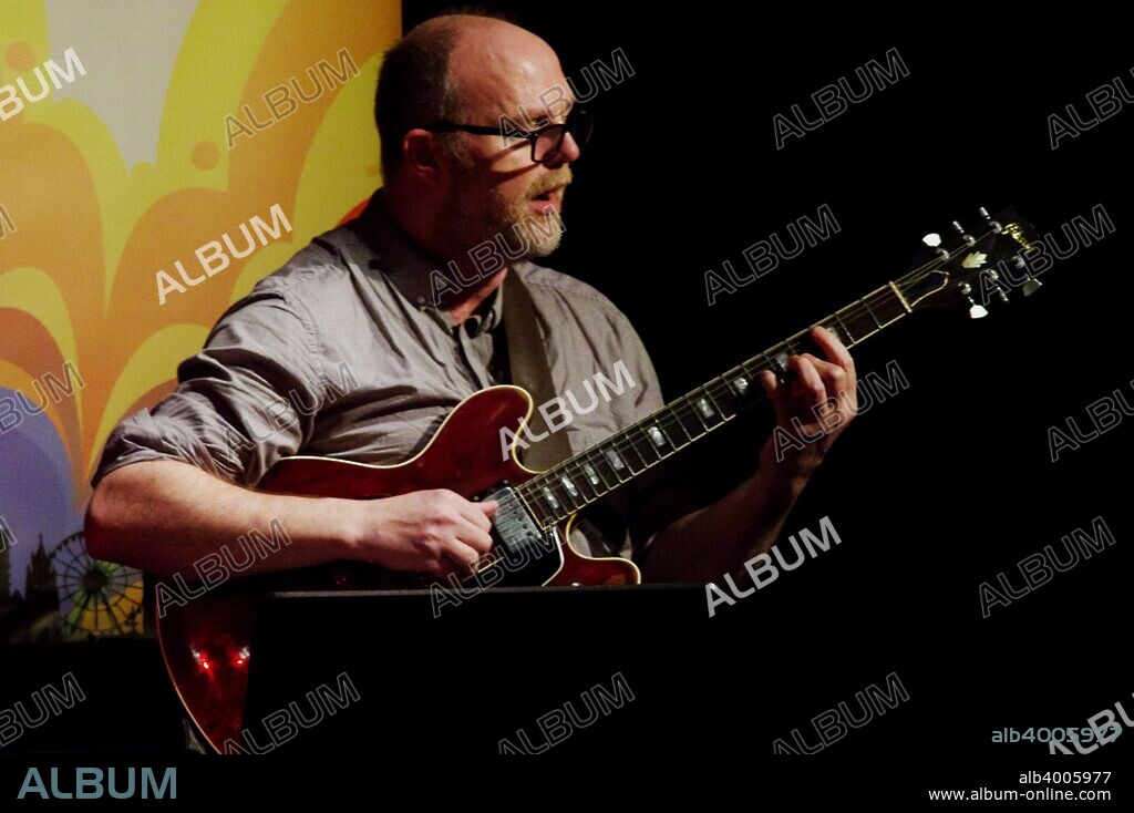 Mike Walker, Ropetackle Arts Centre, Shoreham, West Sussex, Jan 2016.