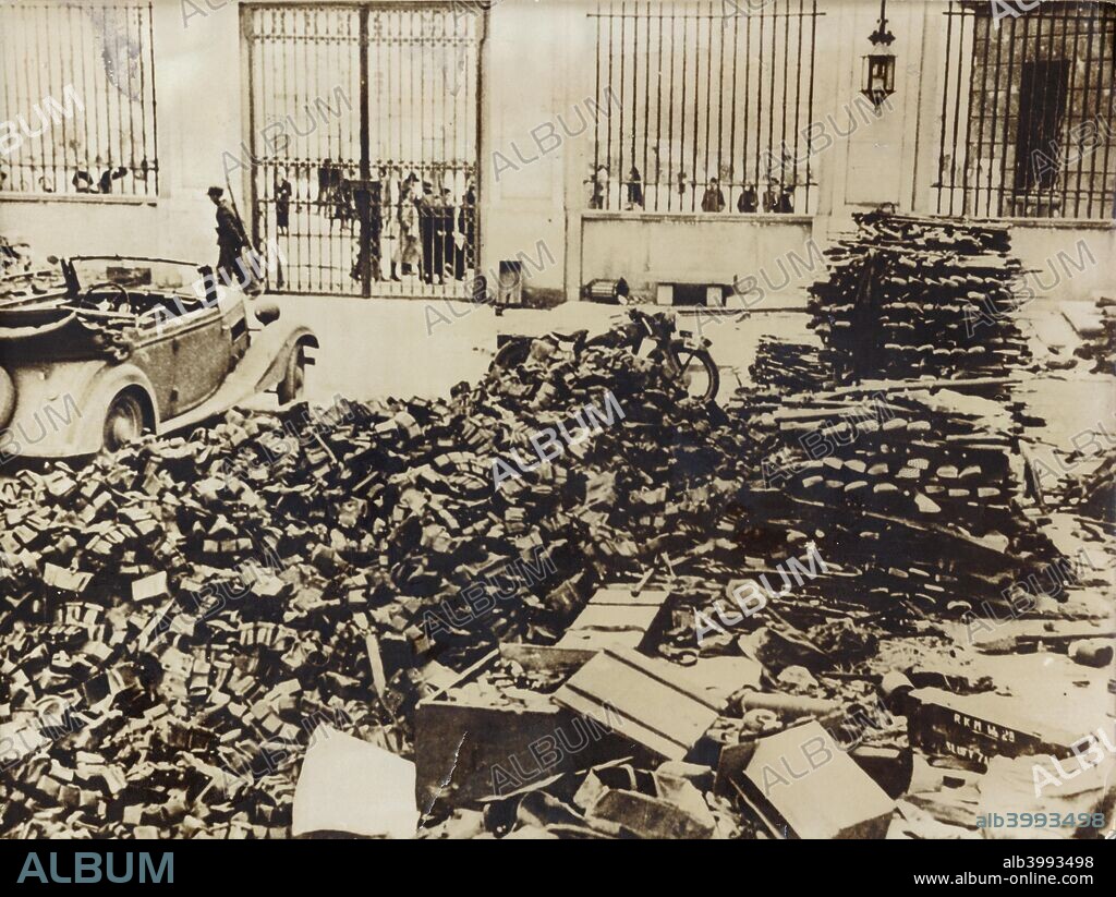 Polish weapons taken by the Germans, Palace of Warsaw, Poland, World War II, 1944. The Warsaw Uprising was an operation mounted on 1 August 1944 by the Polish resistance against the Nazi occupation. It was timed to coincide with the arrival of the advancing Red Army in Warsaw, but controversially, the Soviets stopped their advance in the city's eastern suburbs, leaving the Poles to fight the much more heavily armed Germans on their own. The uprising was put down after 63 days of bitter fighting with heavy casualties, particularly amongst Warsaw's civilian population, and most of the city's buildings destroyed.