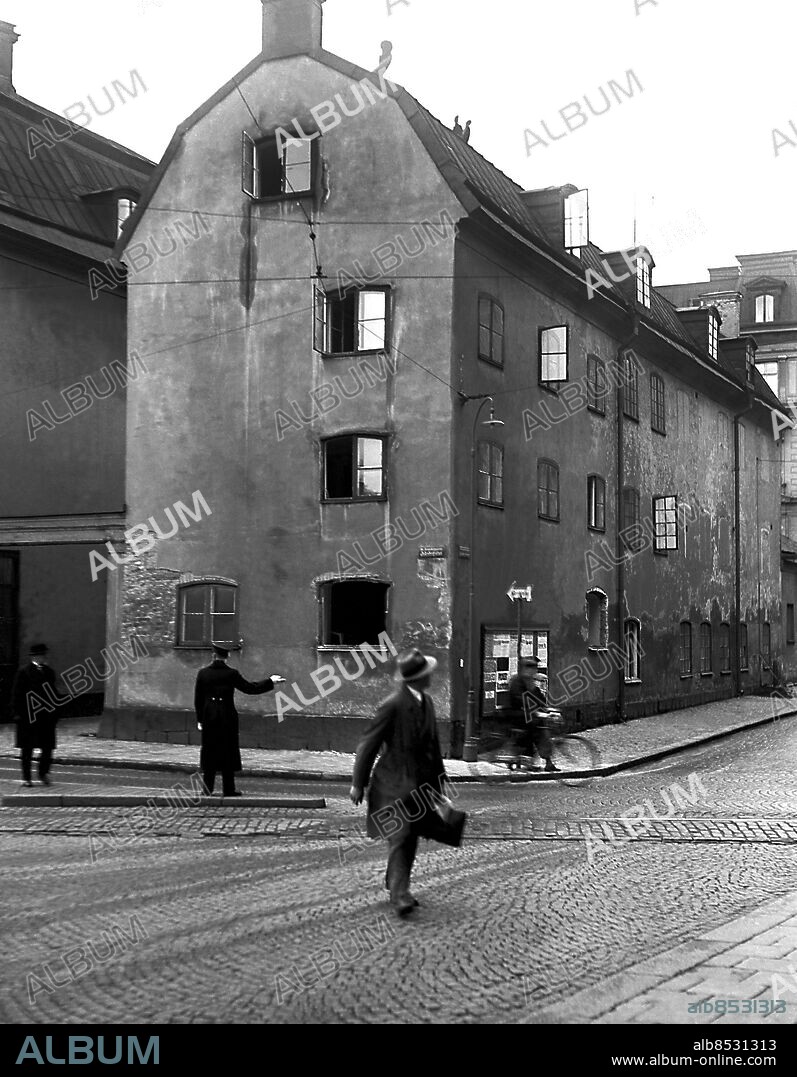ARKIV 1930 . Alfred Nobels födelsehus på Norrlandsgatan 11 i Stockholm.. Nobel prize donator Alfred Nobel was born in this house at Norrlandsgatan 11 on the 21th of Oktober 1833.. Foto: TT / Kod 1900.