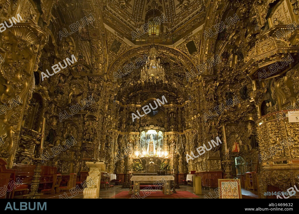 ARTE BARROCO. MEXICO. SANTUARIO DE NUESTRA SEÑORA DE OCOTLAN. Construído en el siglo XVIII. Vista del interior de la BASILICA. TLAXCALA. Estado de Tlaxcala.