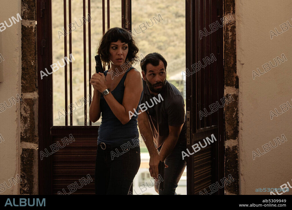 IRIS DIAZ y RUBEN CASAS en HIERRO, 2019, dirigida por JORGE COIRA. Copyright MOVISTAR+.