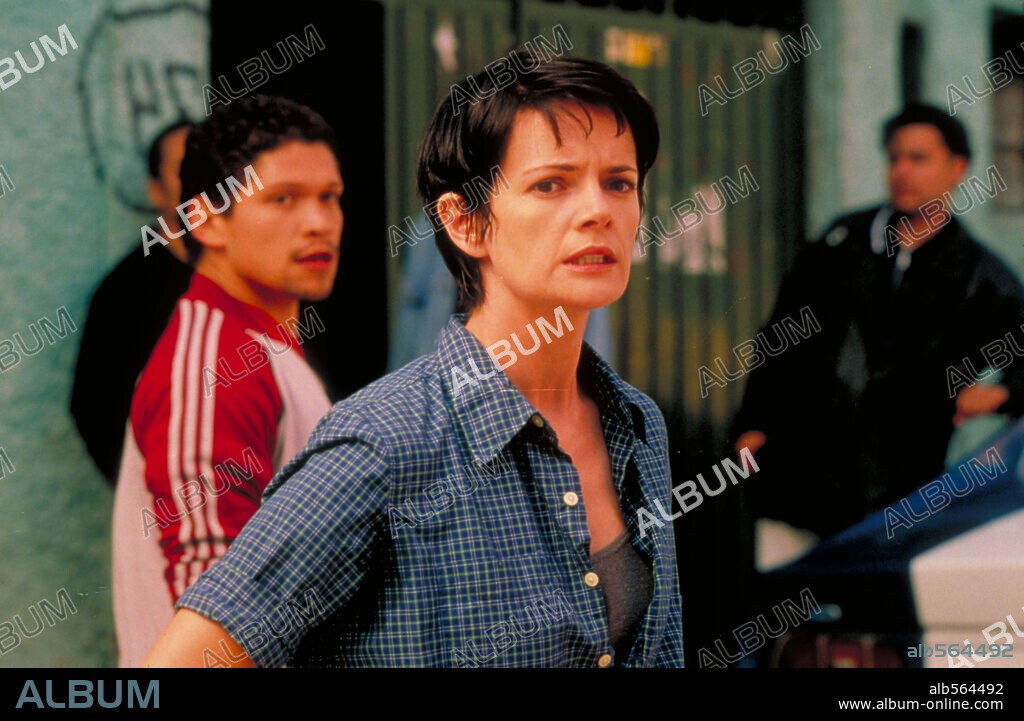 STACY EDWARDS en DISTRITO FEDERAL, 2000 (MEXICO CITY), dirigida por RICHARD SHEPARD. Copyright ABANDON PICTURES.