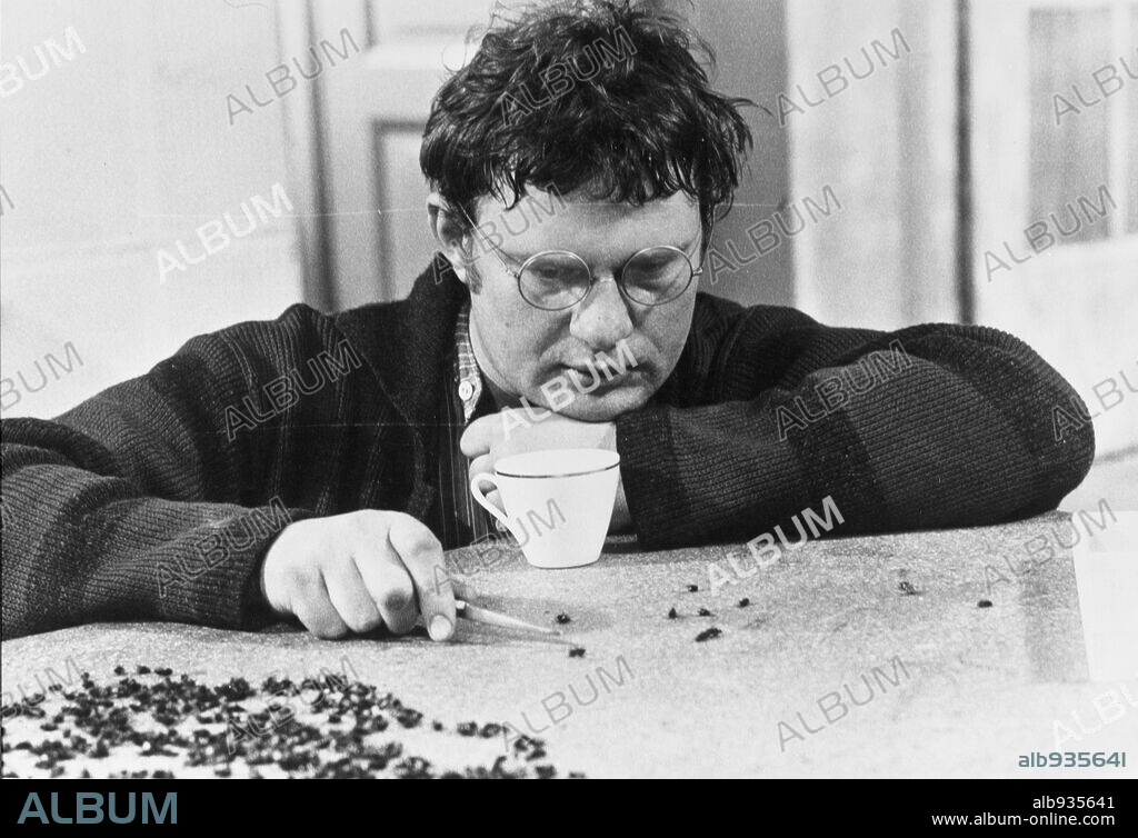 SATANSBRATEN, 1976 (SATAN'S BREW), directed by RAINER WERNER FASSBINDER. Copyright CINEGATE LTD.