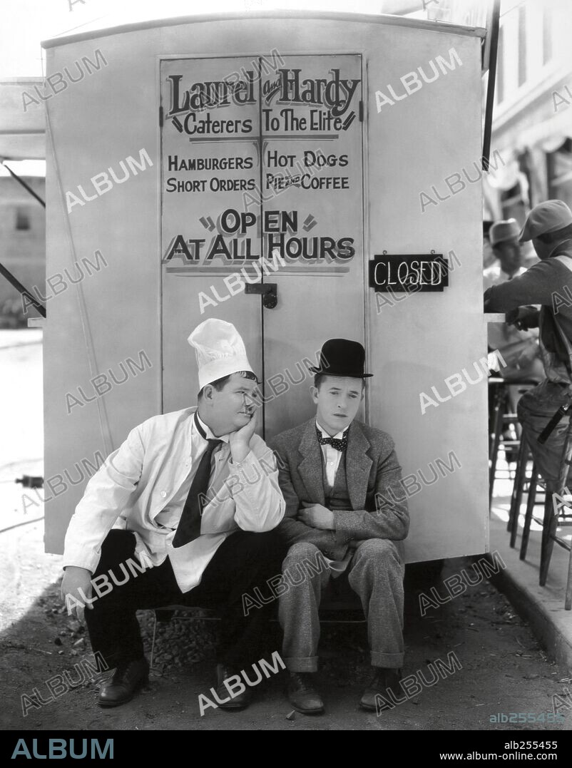 OLIVER HARDY und STAN LAUREL in PACK UP YOUR TROUBLES, 1932, unter der Regie von GEORGE MARSHALL. Copyright HAL ROACH/MGM.
