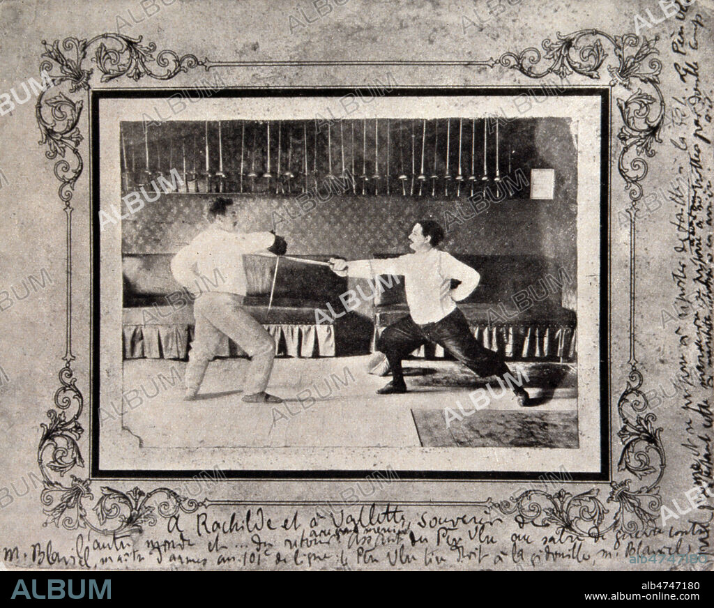 Alfred JARRY (1873-1907) et son maitre d'arme. Photographie anonyme vers 1900. Credit : Jean Vigne/KHARBINE-TAPABOR.