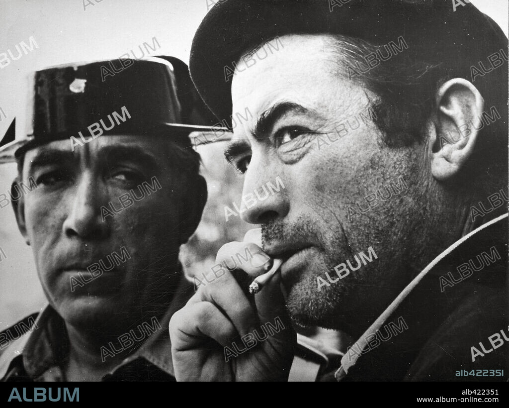 ANTHONY QUINN y GREGORY PECK en Y LLEGÓ EL DÍA DE LA VENGANZA, 1964 (BEHOLD A PALE HORSE), dirigida por FRED ZINNEMANN. Copyright COLUMBIA PICTURES.