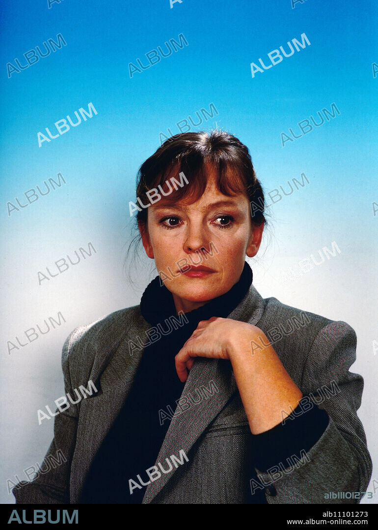 Katrin Saß, aka Katrin Sass, German actress, here as Chief Inspector Tanja Voigt in the ARD crime series: Polizeiruf 110, portrait, 1993.