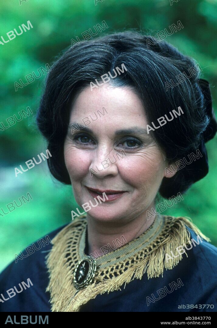 JEAN SIMMONS en NORTE Y SUR, 1985 (NORTH AND SOUTH), dirigida por RICHARD T. HEFFRON. Copyright WARNER BROS. TELEVISION.