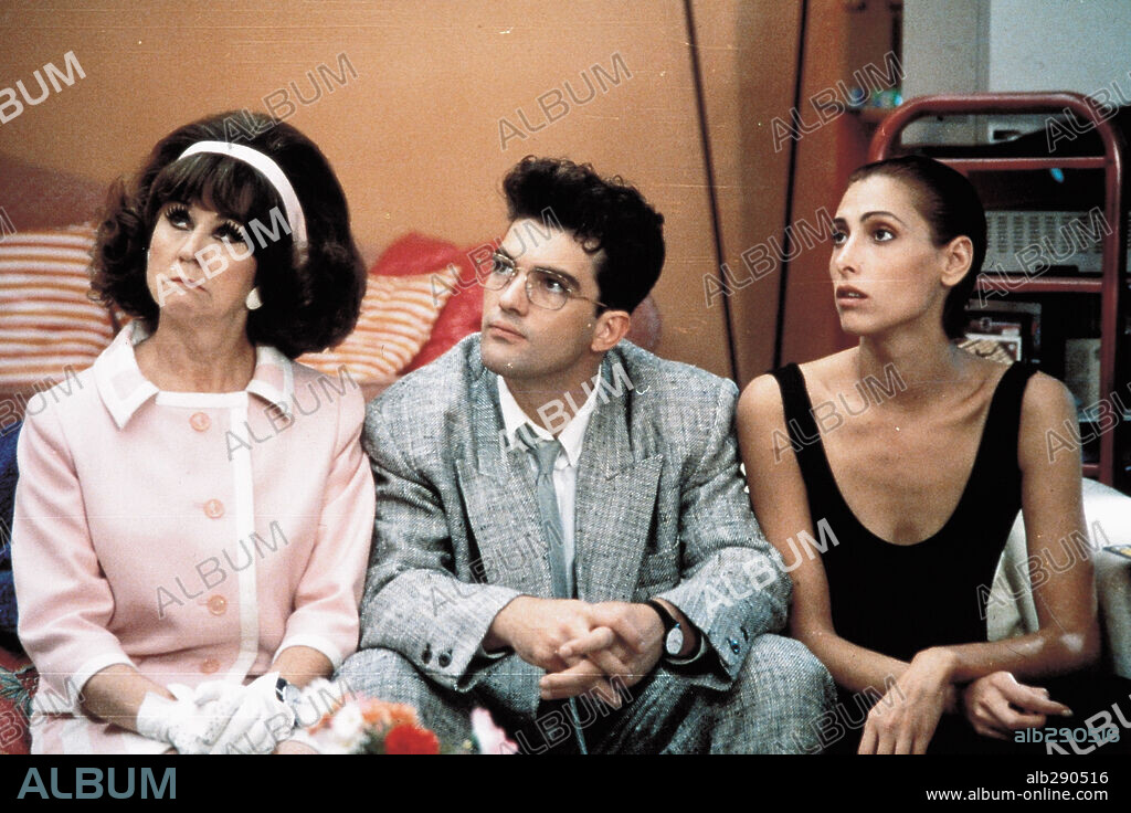 ANTONIO BANDERAS and MARIA BARRANCO in WOMEN ON THE VERGE OF A NERVOUS BREAKDOWN, 1988 (MUJERES AL BORDE DE UN ATAQUE DE NERVIOS), directed by PEDRO ALMODOVAR. Copyright EL DESEO S.A.