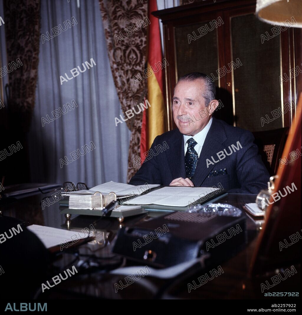 ARIAS NAVARRO, CARLOS . . POLITICO ESPAÑOL .PRESIDENTE DEL GOBIERNO.. MADRID 1908 - 1989. . FOTO EN SU DESPACHO. . SFGP / © KORPA.