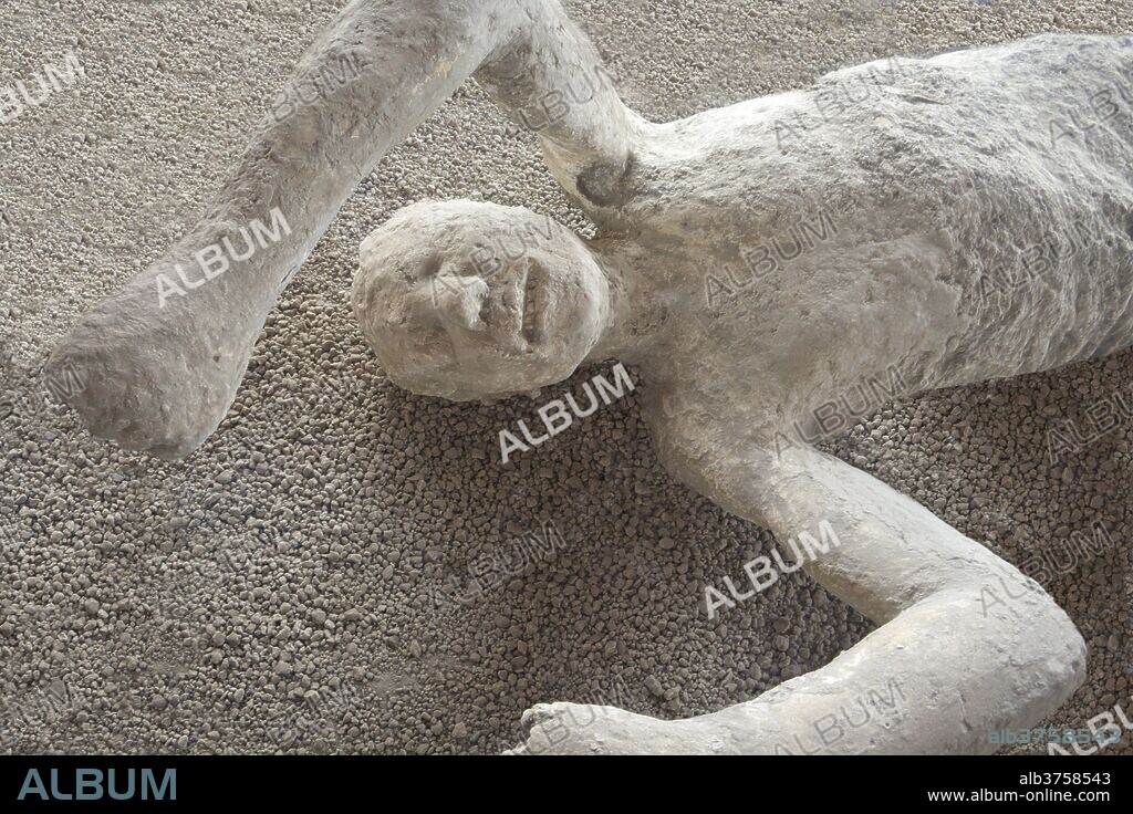 Man's body plaster cast inside Macellum, Pompeii, UNESCO World Heritage Site, Campania, Italy, Europe.