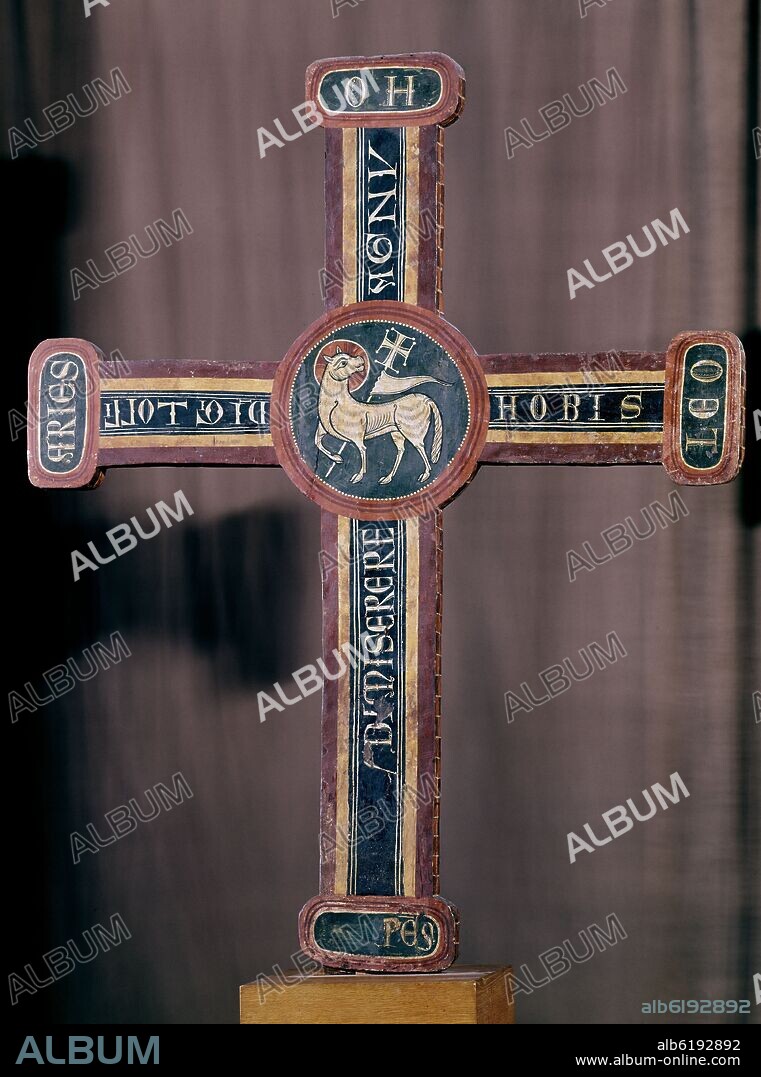 CRUZ ROMANICA-REVERSO POLICROMADO.