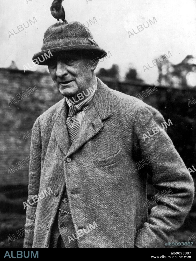 Lord Grey and his robin. Lord Edward Grey, 1st Viscount Grey of Fallodon, (1862-1933), better known as Sir Edward Grey, was a British politician and ornithologist. A relation of the Prime Minister Lord Grey, of Reform Bill fame, Grey grew up in the old Whiggish tradition.