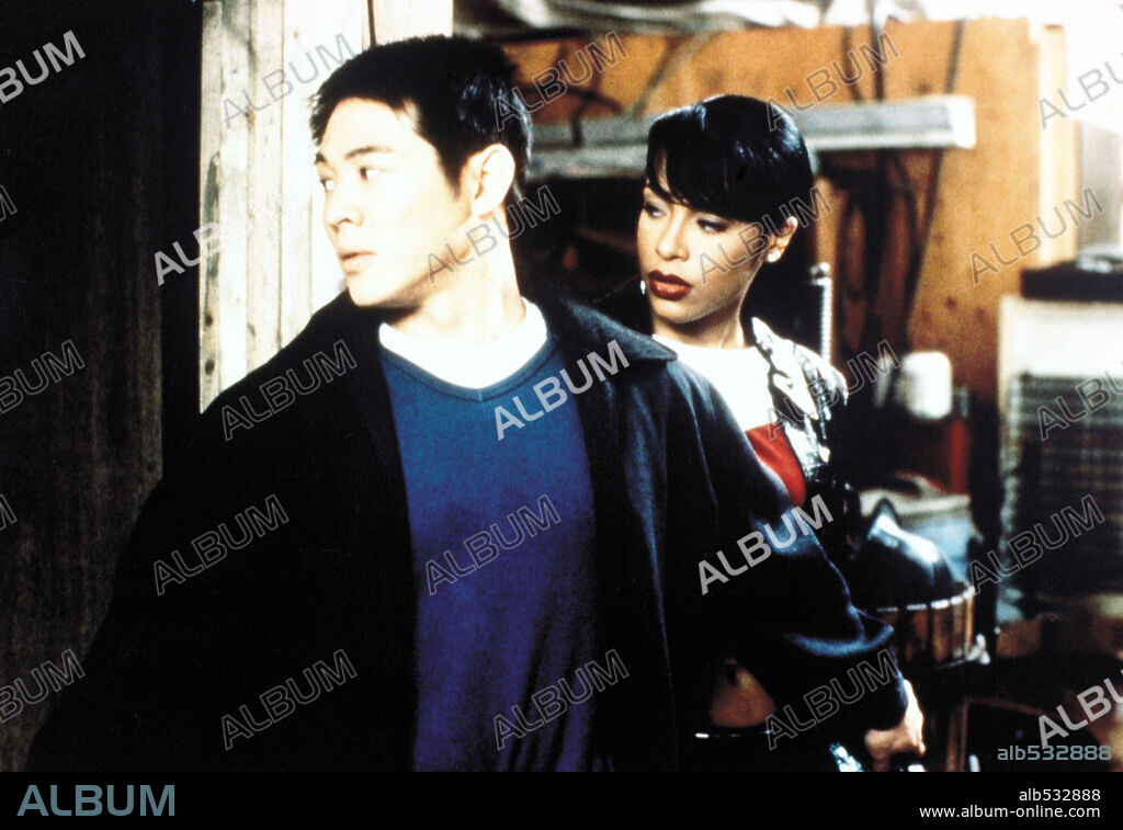 Aaliyah et JET LI dans ROMEO MUST DIE, 2000, réalisé par ANDRZEJ BARTKOWIAK. Copyright WARNER BROS.