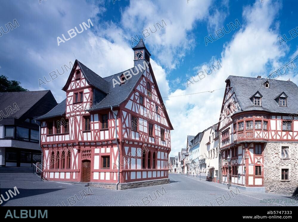 Rhens, Rathaus Aufnahmeformat / Filmsize: 6 × 9 cm.