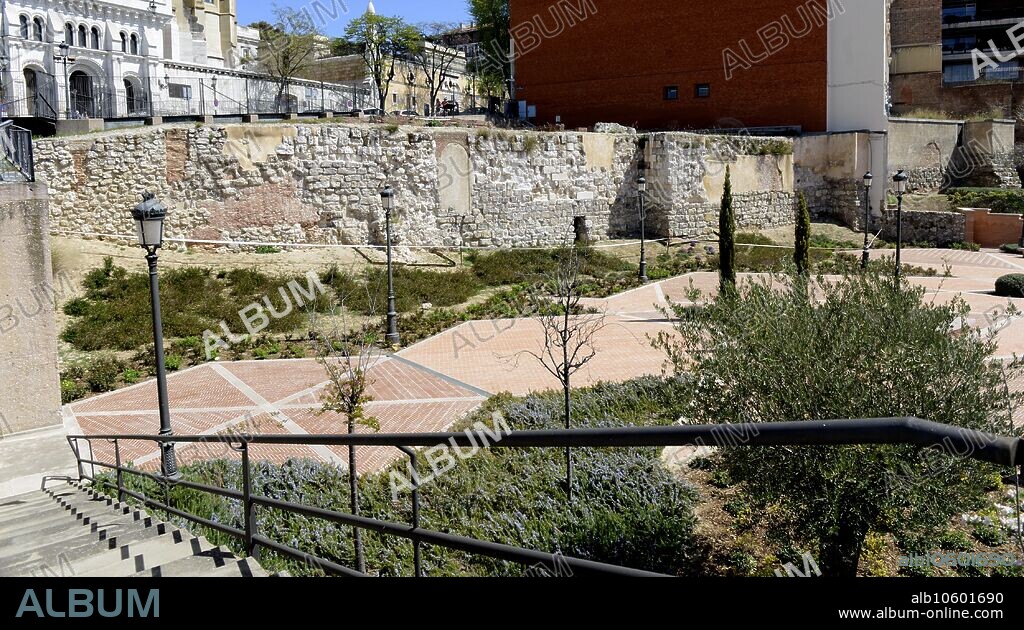 Madrid, 04/07/2015. Emir Mohamed I Park, where the Arab wall is located. Photo: Maya Balanya. ARCHDC.