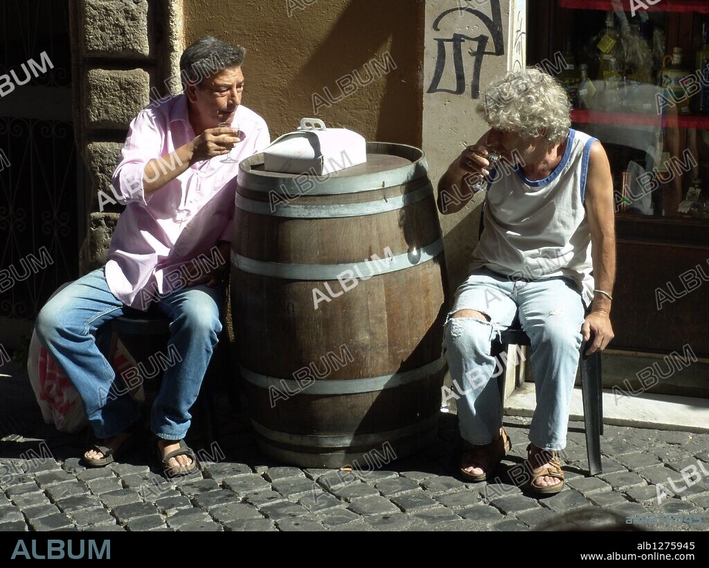 PRANZO DI FERRAGOSTO, 2008, dirigida por GIANNI DI GREGORIO. Copyright ARCHIMEDE.