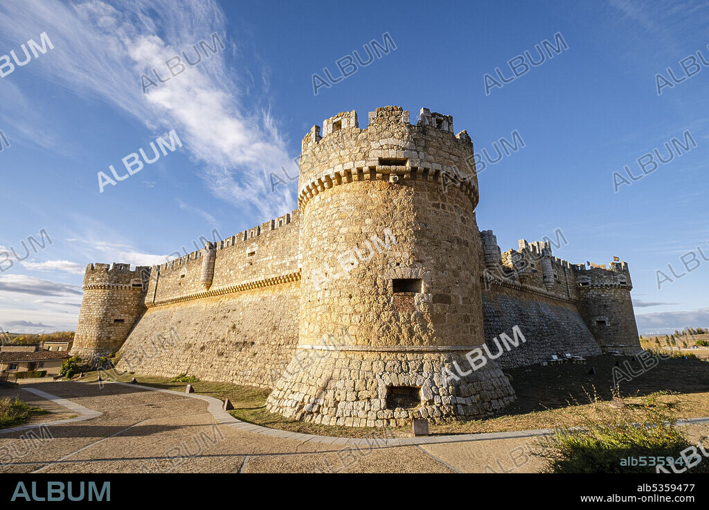 Castle of Grajal de Campos, 16th century military construction on the remains of another previous castle from the 10th century, castilla y Leon, Spain.