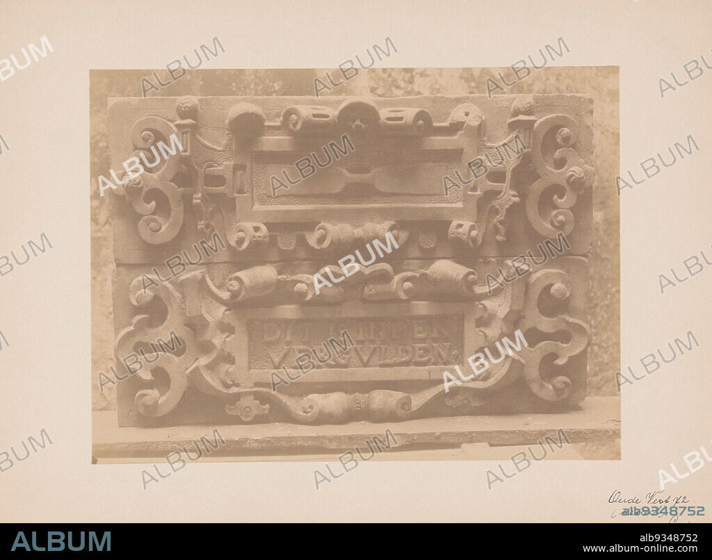 Detail of Oude Vest 72, Leiden, anoniem (Monumentenzorg), (attributed to), Oude Vest, 1890 - 1920, photographic support, cardboard, albumen print, height 171 mm × width 230 mm.