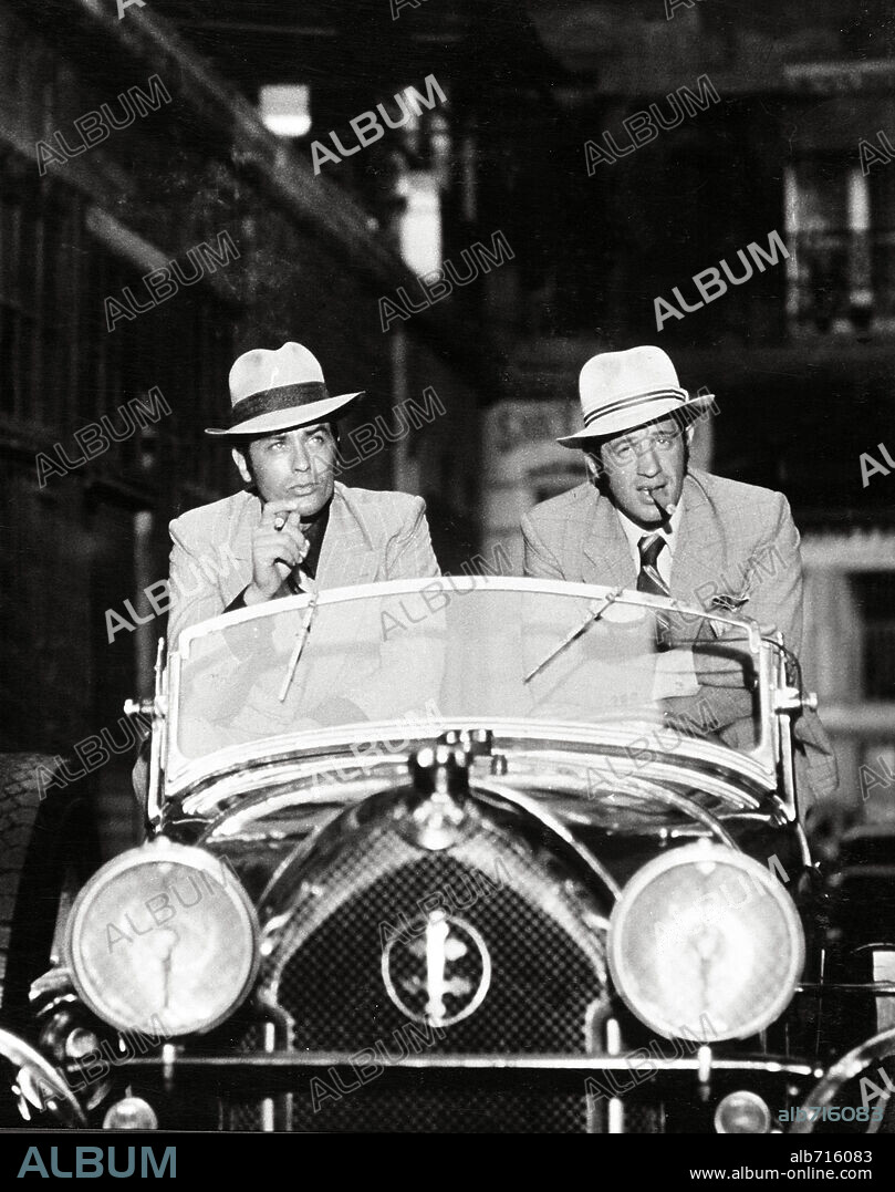 ALAIN DELON und JEAN-PAUL BELMONDO in BORSALINO, 1970, unter der Regie von JACQUES DERAY. Copyright ADEL PRODUCTIONS.
