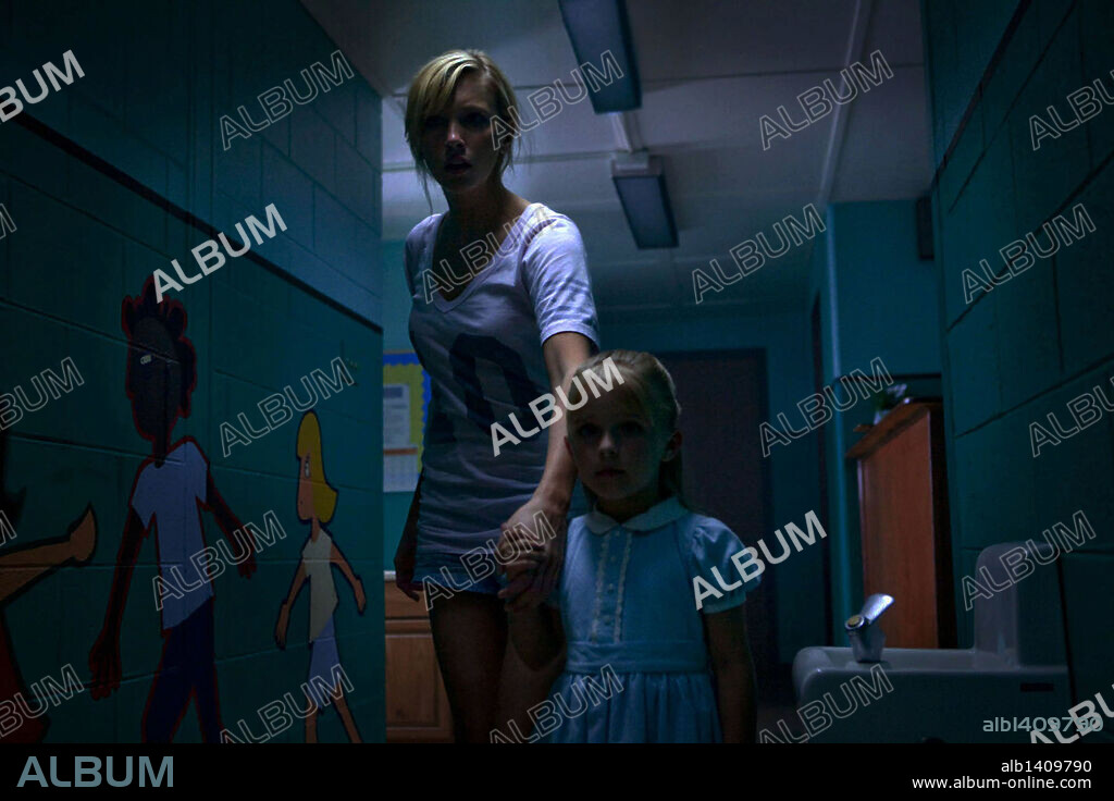 JULIANNA DAMM y KATIE CASSIDY en PESADILLA EN ELM STREET: EL ORIGEN, 2010 (A NIGHTMARE ON ELM STREET), dirigida por SAMUEL BAYER. Copyright NEW LINE CINEMA / SOREL, PETER.