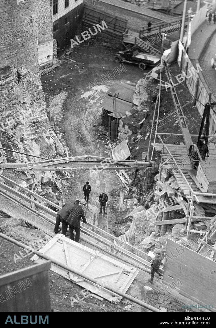 Stockholm 1932-08-03. Södertunneln löper in vid Slussen. Foto: DN / TT / Kod: 192. ** SvD OUT **.