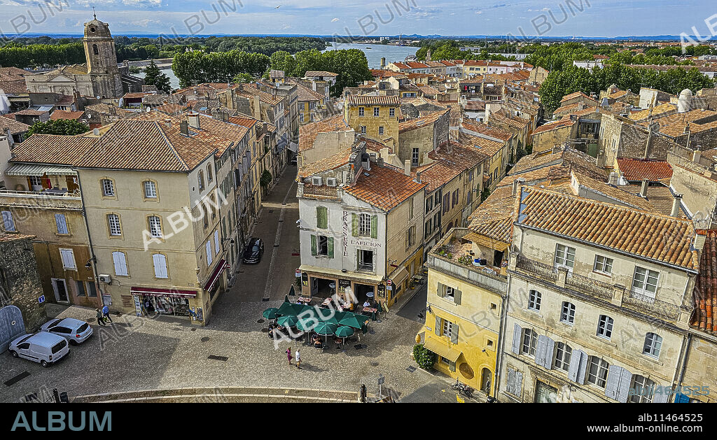 Old town of Arles, UNESCO World Heritage Site, Bouches du Rhone, Provence-Alpes-Cote d'Azur, France, Europe.