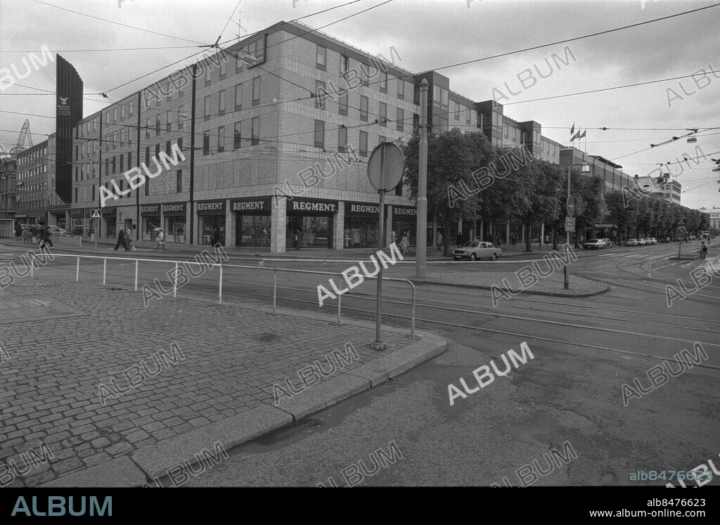 Göteborg 1975-05-23 - Nya hörnet vid Brunnsparken - här finns nu Handelsbanken - *** Local Caption *** HT-Bild - BSb - Pärm Göteborgspärm 1970-tal A-K. KAMERAREPORTAGE.