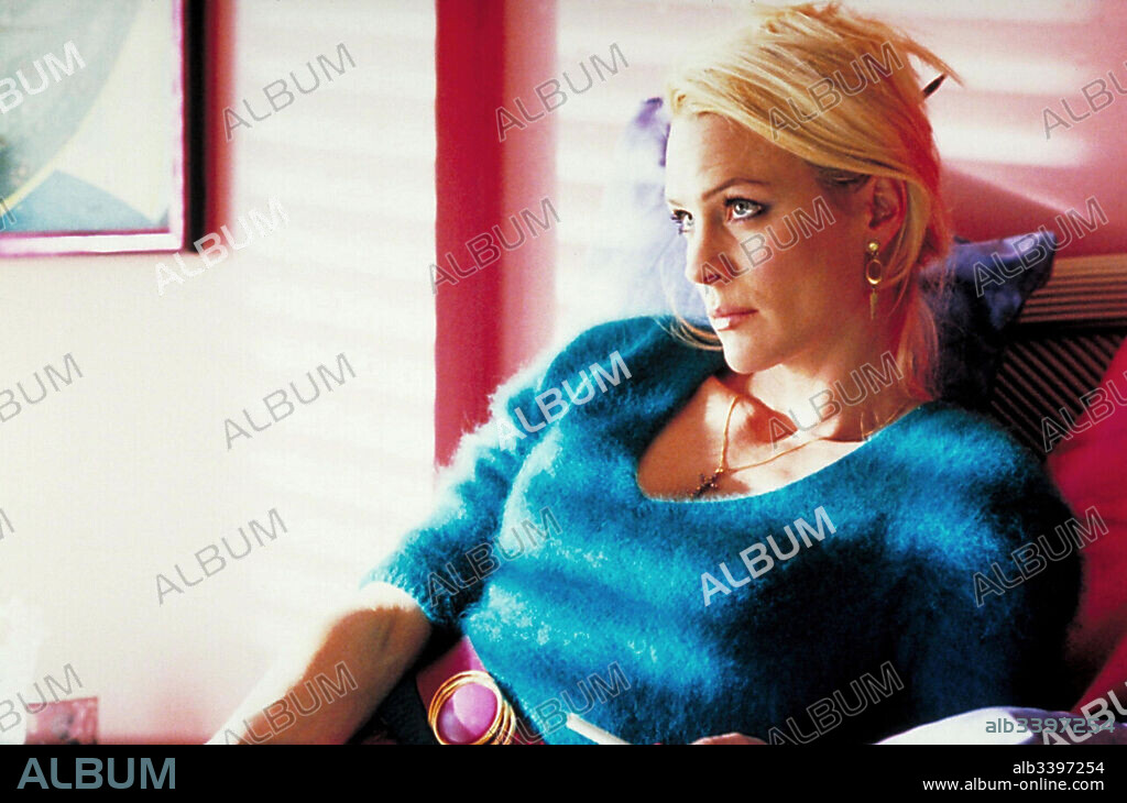 ROBIN WRIGHT in WHITE OLEANDER, 2002, directed by PETER KOSMINSKY. Copyright WARNER BROS. PICTURES.