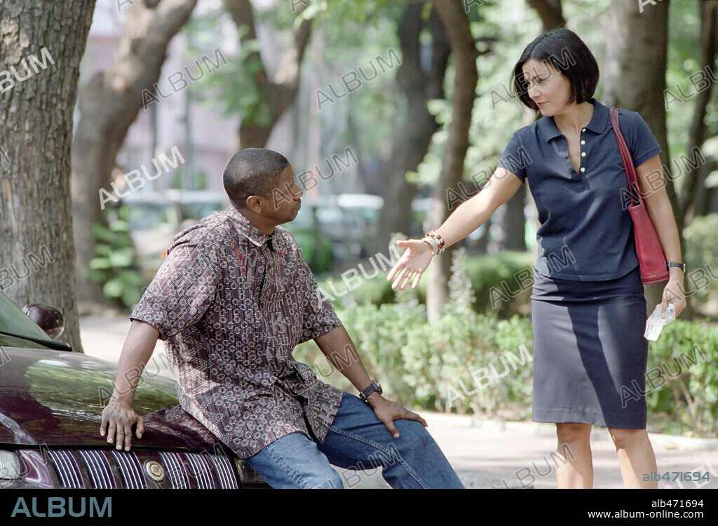 CHRISTOPHER WALKEN and RACHEL TICOTIN in MAN ON FIRE, 2004, directed by TONY SCOTT. Copyright 20TH CENTURY FOX / VOLLMER, JURGEN.