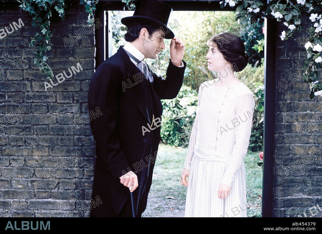 JEREMY NORTHAM and REBECCA PIDGEON in THE WINSLOW BOY, 1999, directed by DAVID MAMET. Copyright SONY PICTURES / DANIEL, LIAM.