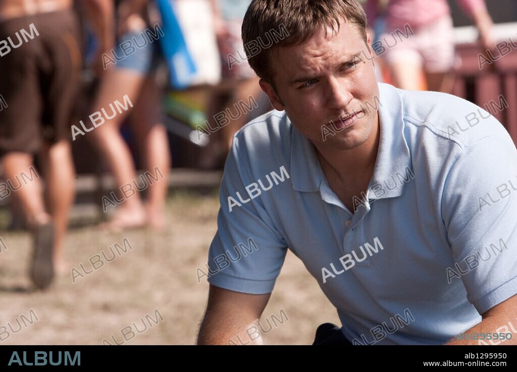 SCOTT PORTER in DEAR JOHN, 2010, directed by LASSE HALLSTROM. Copyright RELATIVITY MEDIA/TEMPLE HILL PRODUCTIONS.
