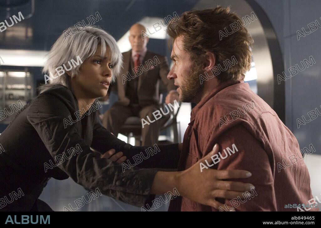 HALLE BERRY, HUGH JACKMAN and PATRICK STEWART in X-MEN: THE LAST STAND, 2006, directed by BRETT RATNER. Copyright 20TH CENTURY FOX / HAYES, KERRY.