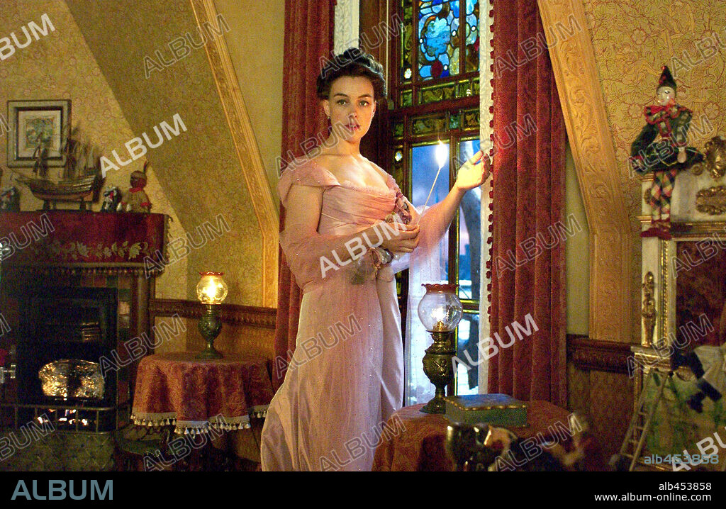 OLIVIA WILLIAMS in PETER PAN, 2003, directed by P. J. HOGAN. Copyright UNIVERSAL STUDIOS / BOLAND, JASIN.