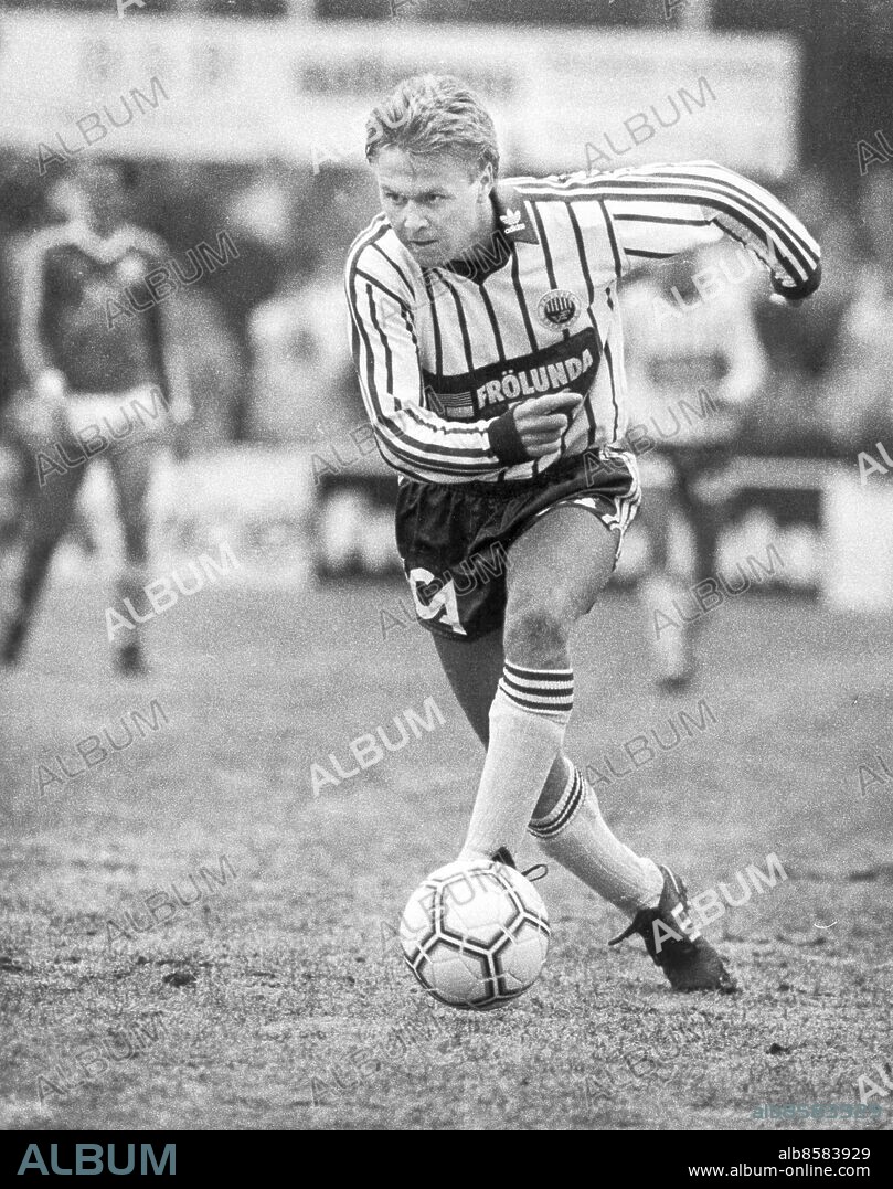 Göteborg 1988-11-28. Joakim Nåfors fotbollspelare i Västra Frölunda *** Local Caption *** GP Foto: Sören Håkanlind. KAMERAREPORTAGE.