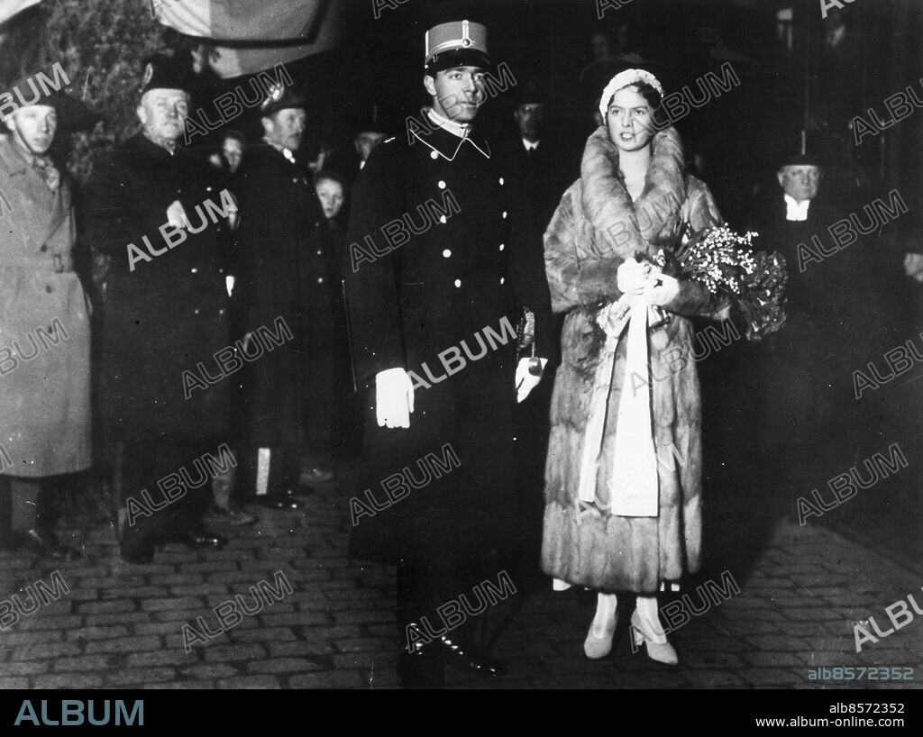 Prinsparet Gustav Adolf och prinsessan Sibylla i Trelleborg 24 nov 1932 /. Kungliga Sverige Prins Gustav Adolf Sit Familjen Med Prinsessan Sibylla 1944 /. Foto: Sydsvenskan / IBL Bildbyrå.