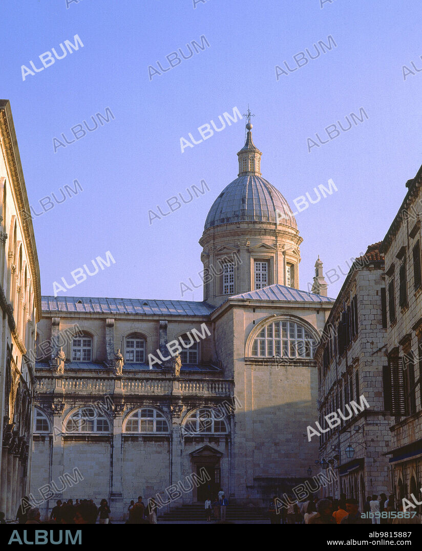 CATEDRAL DE LA ASUNCION VISTA DESDE LA PLAZA DE LA LOGIA - SIGLO XVII - BARROCO CROATA.
