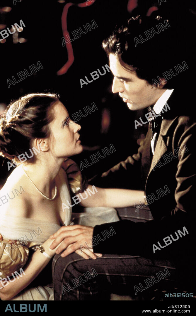 BEN CHAPLIN y JENNIFER JASON LEIGH en WASHINGTON SQUARE-LA HEREDERA, 1997 (WASHINGTON SQUARE), dirigida por AGNIESZKA HOLLAND. Copyright HOLLYWOOD PICTURES / BATZDORFF, RON.