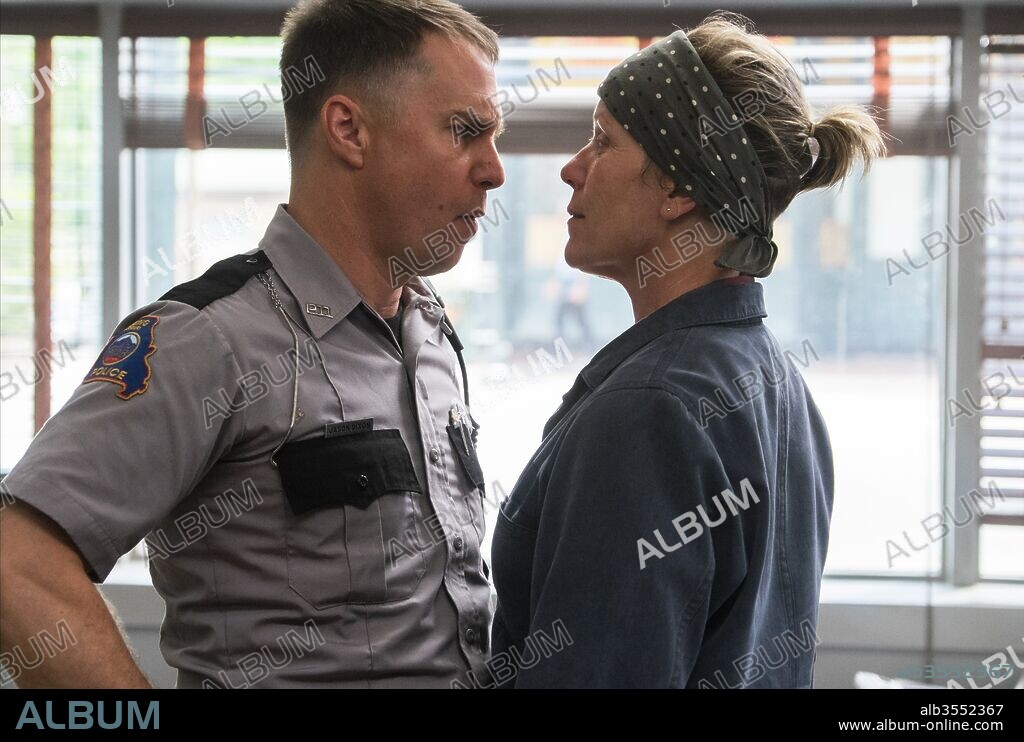 FRANCES McDORMAND and SAM ROCKWELL in THREE BILLBOARDS OUTSIDE EBBING, MISSOURI, 2017, directed by MARTIN MCDONAGH. Copyright BLUEPRINT PICTURES.