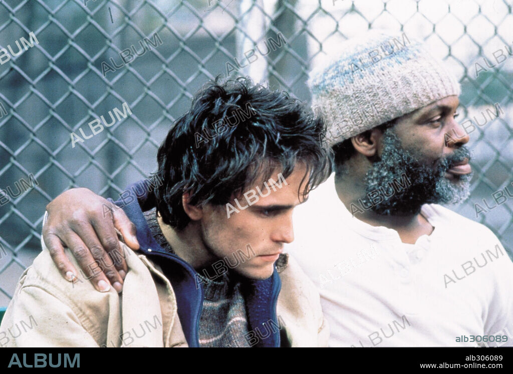 DANNY GLOVER y MATT DILLON en ÁNGELES SIN CIELO, 1993 (THE SAINT OF FORT WASHINGTON), dirigida por TIM HUNTER. Copyright WARNER BROTHERS.