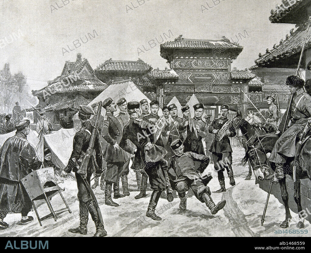 GUERRA RUSO-JAPONESA (1904-1905). Japón entró en guerra con Rusia con la finalidad de asegurarse intereses capitales en Corea y sur de Manchuria. OCUPACION RUSA DE MANCHURIA. Soldados rusos bailando sus danzas tradicionales. Grabado de "L'Illustration" (s. XIX) .
