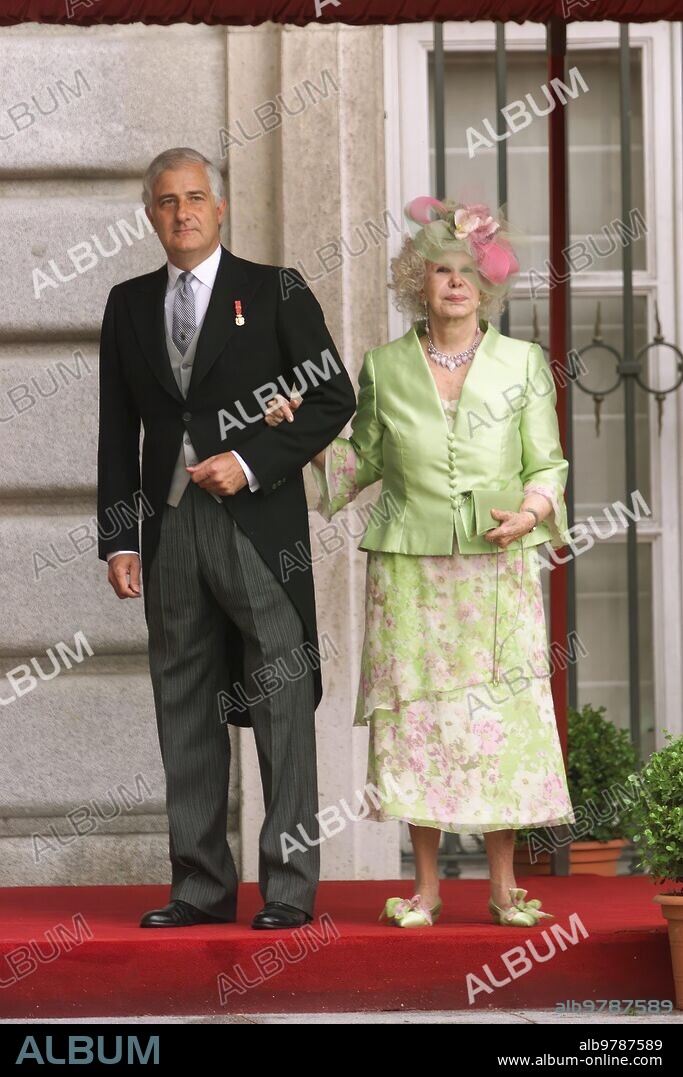 Madrid. 22.5.2004. Boda del Principe Felipe con doña Letizia Ortiz.
Foto: Julian de Domingo.  Duquesa de Alba y duque de Huesca.