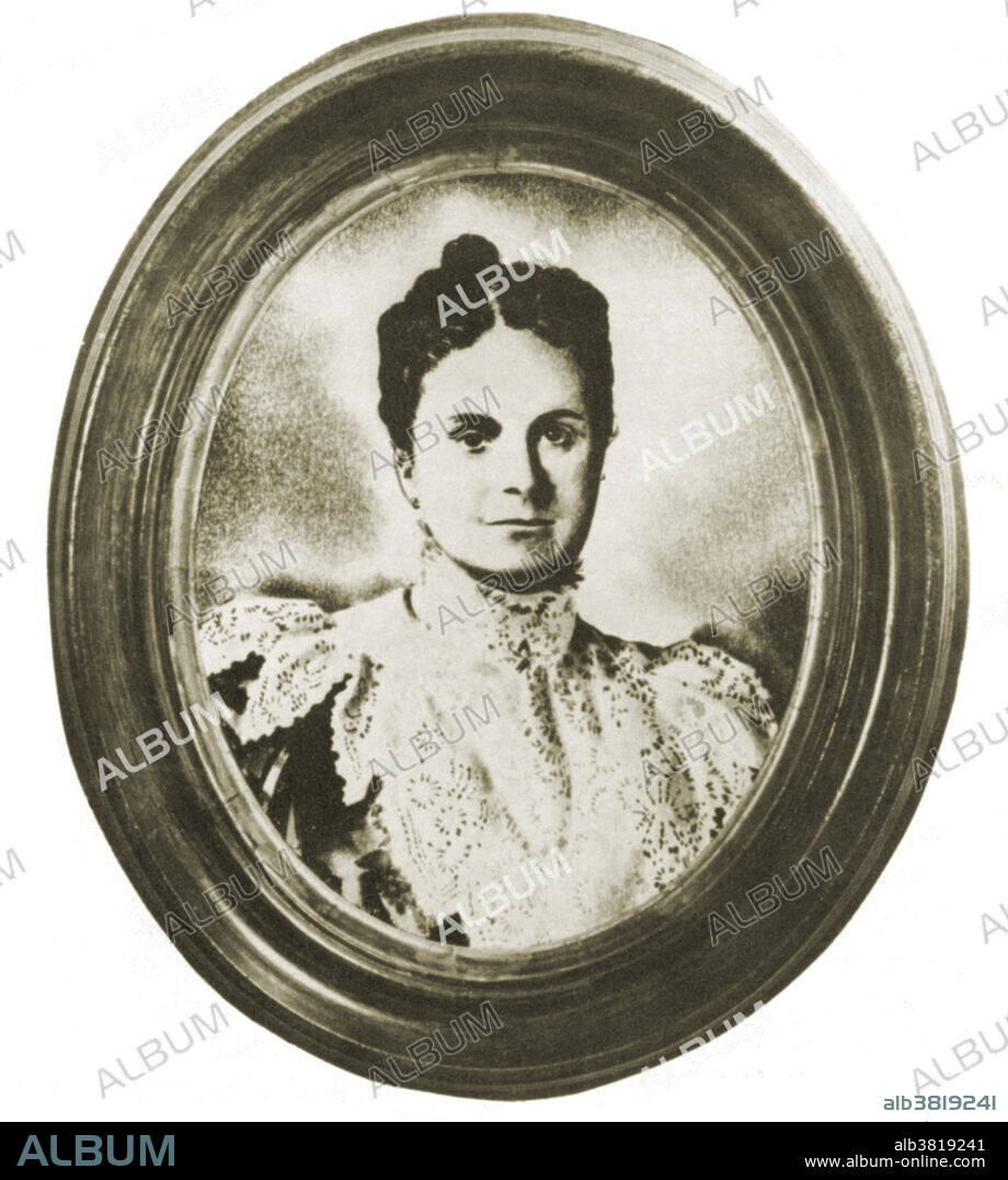 Emily Warren Roebling (1843-1903), the wife of Col. Washington Roebling. She took over from her husband, who was Chief Engineer of the Brooklyn Bridge, when he became too sick to complete the job.