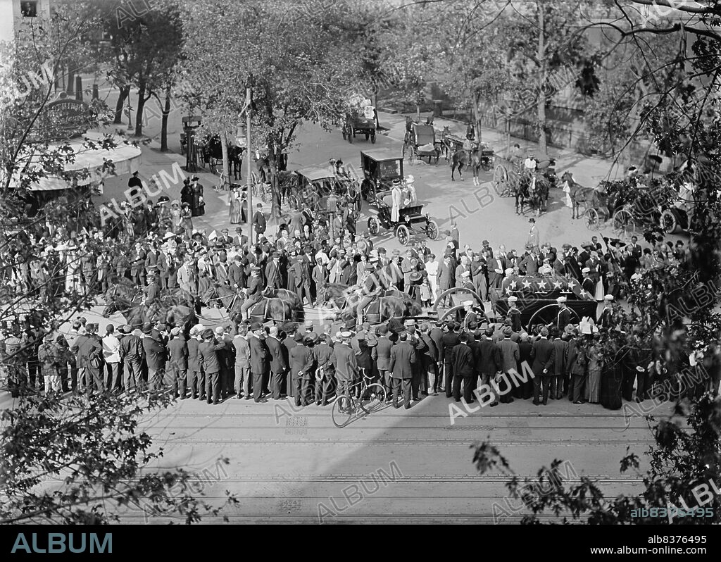 HARRIS & EWING. Schley, Winfield Scott, Rear Admiral, U.S.N. - Funeral, St. John's Church. Procession, 1911.