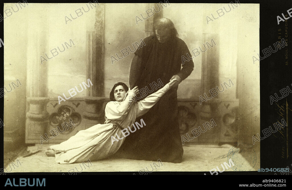 Julia Depoix and Taillade in the roles of Esmeralda and Claude Frollo, Bosch, Otto van, Photographer, En 11-1885, 4e quart du 19e siècle, Maison de Victor Hugo - Hauteville House, Photography, Albumen paper print, Paris, Dimensions - Work: Height: 12.5 cm, Width: 18.9 cm, Dimensions: Height: 13.2 cm, Width: 22 cm.