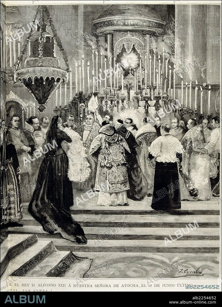 MARIA CRISTINA DE HABSBURGO. REINA DE ESPAÑA. 1858 - 1929. SE CASO CON ALFONSO XII EN EL AÑO 1879. LA REINA REGENTE PRESENTA A SU HIJO EL FUTURO ALFONSO XIII , A LA VIRGEN DE ATOCHA. DIBUJO DE JUAN COMBA. ILUSTRACION ESPAÑOLA Y AMERICANA.