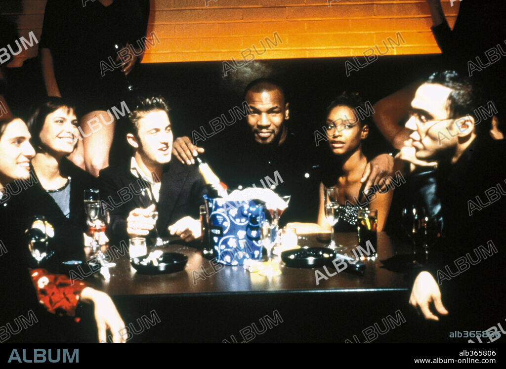 MIKE TYSON y SCOTT CAAN en BLACK AND WHITE, 1999, dirigida por JAMES TOBACK. Copyright SCREEN GEMS.