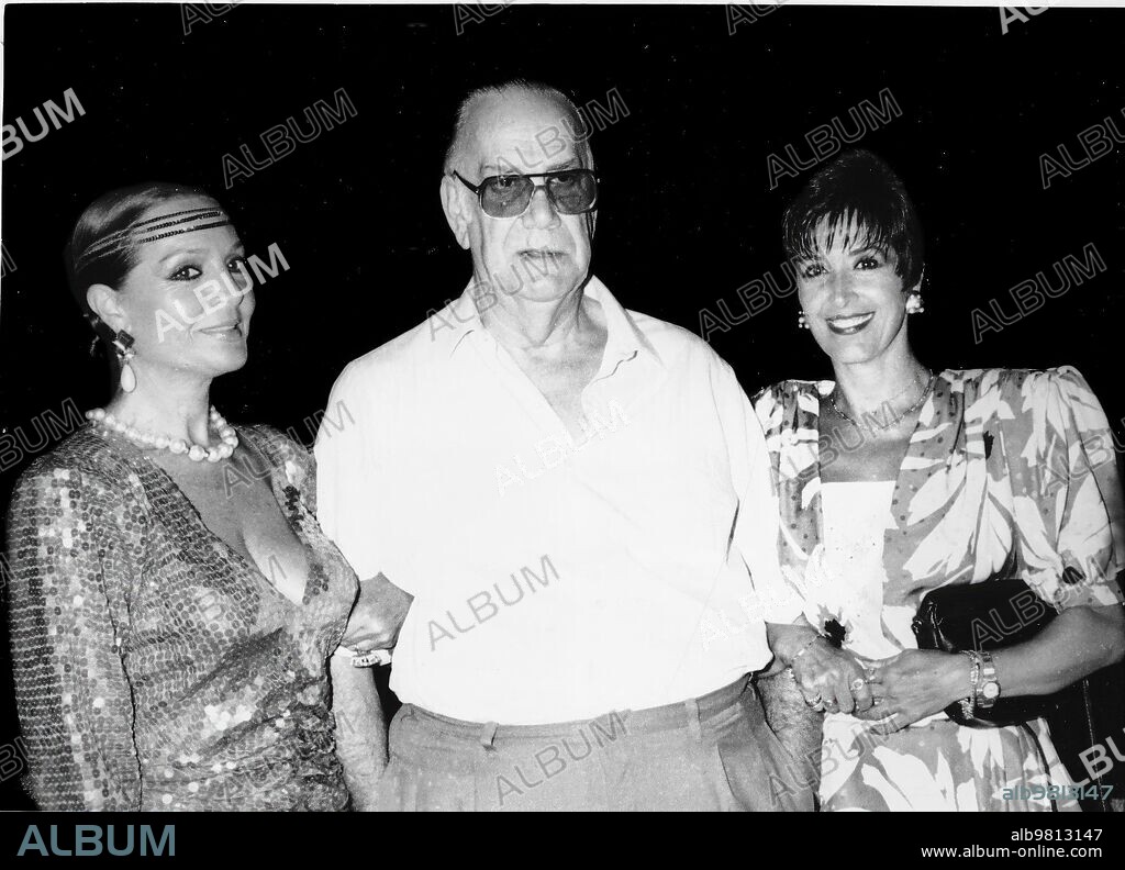 24 julio 1986. Cela, con Sara Montiel y Conchita Velasco en la entrega del premio Fomentor en la fiesta de entrega del premio Formentor.