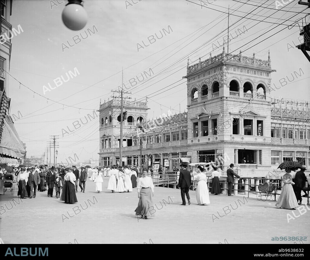 Entrance to Young's Million Dollar Pier, Atlantic City, N.J., between 1900 and 1910.